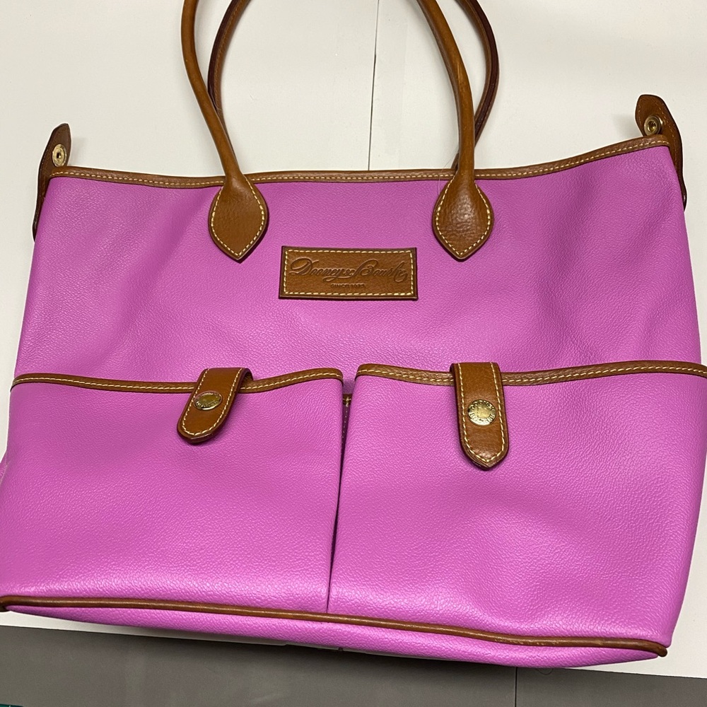 Dooney & Bourke pink shoulder bag